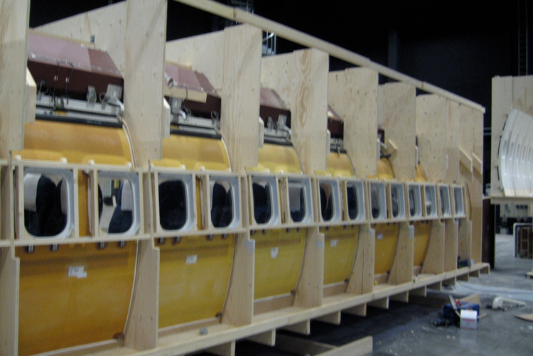 En kuliss av ett flygplan från utsidan